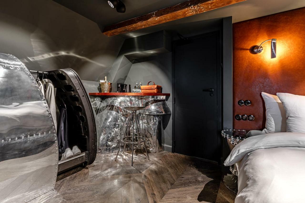 Loft met Uitzicht op de Gracht: The Airplane Builder
